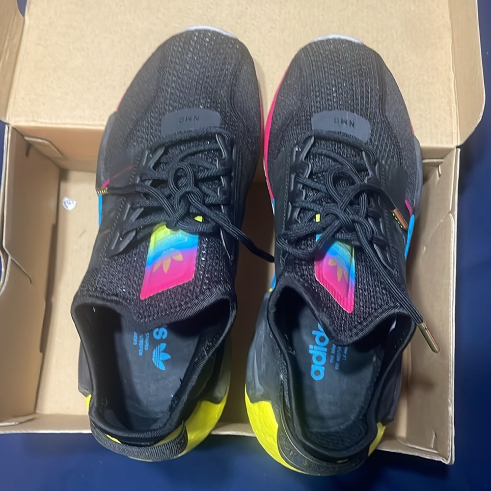 Adidas Original - Picture 2 of 9